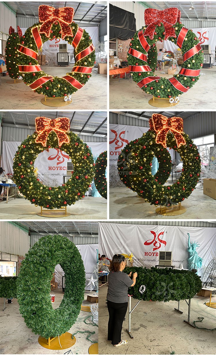 Large outdoor Christmas wreath decoration designs with LED lights for commercial holiday displays