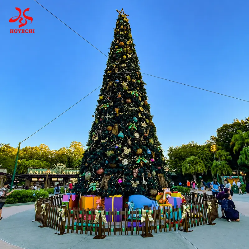 30ft Christmas Tree 1