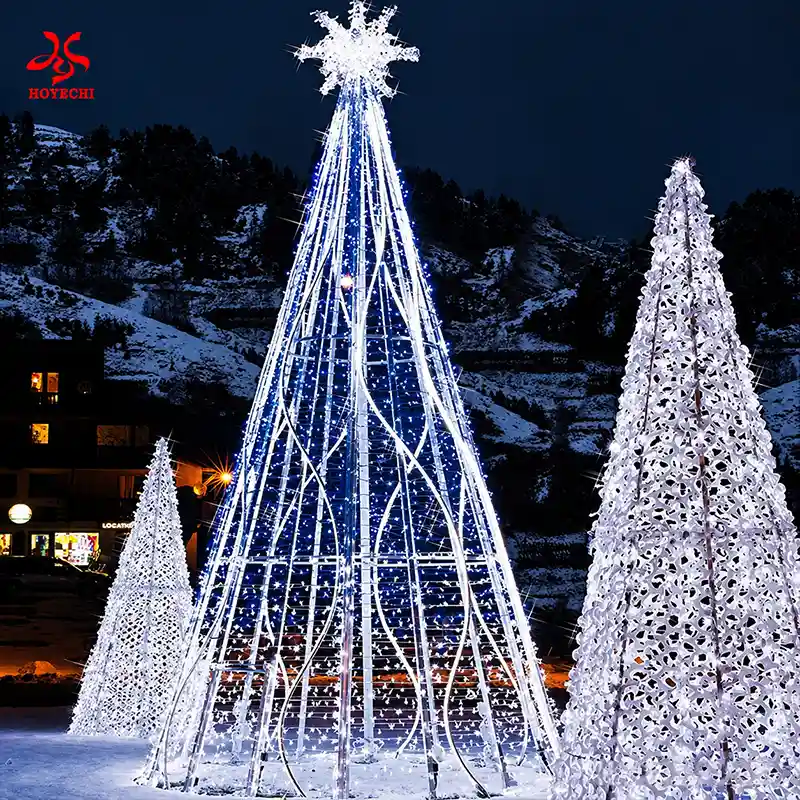 Outdoor Christmas Tree 5