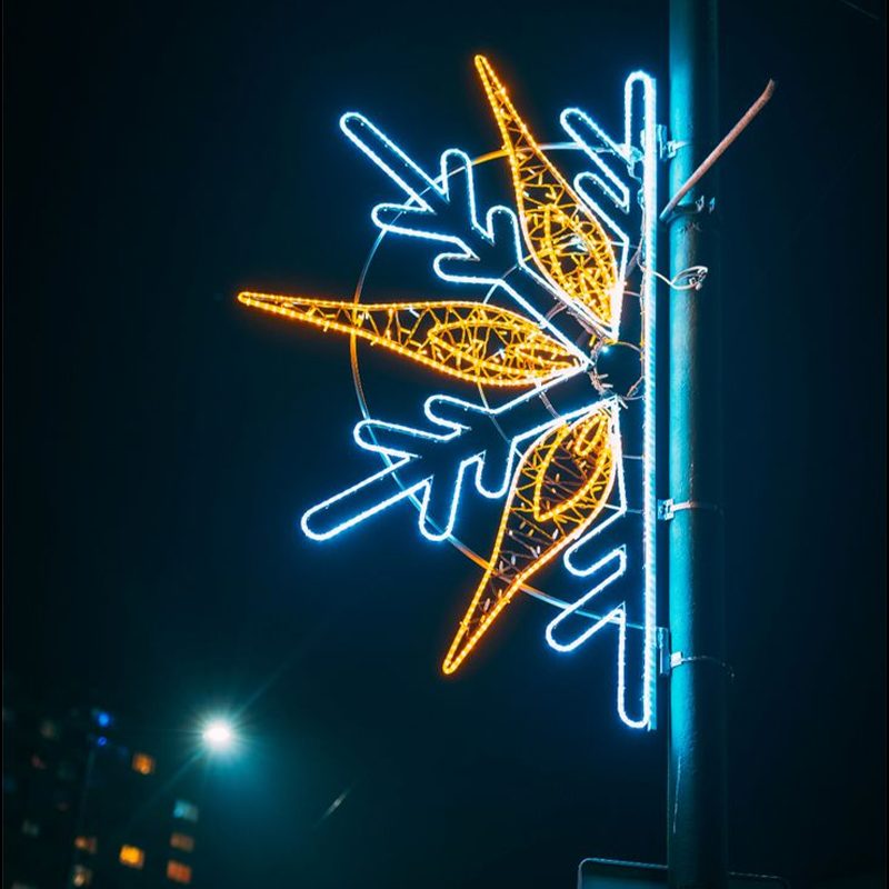 Motivo de poste de farola azul y dorado para decoración festiva de exteriores