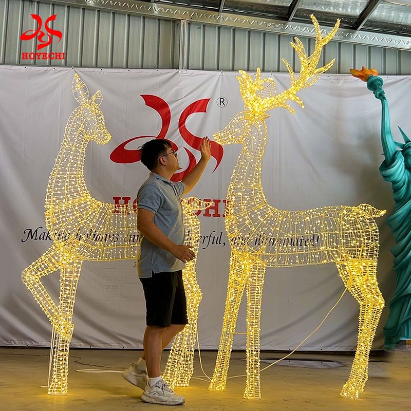Luxury LED reindeer sculpture for outdoor Christmas installations