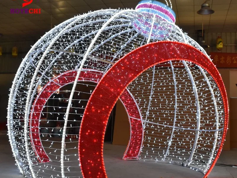 Arch sculpture